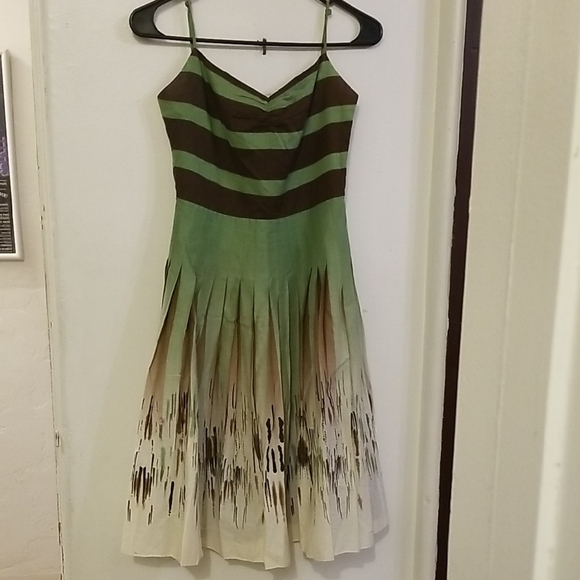 BCBGMaxAzria Dresses & Skirts - BCBGMaxAzria Olive and Beige Artistic Midi Dress